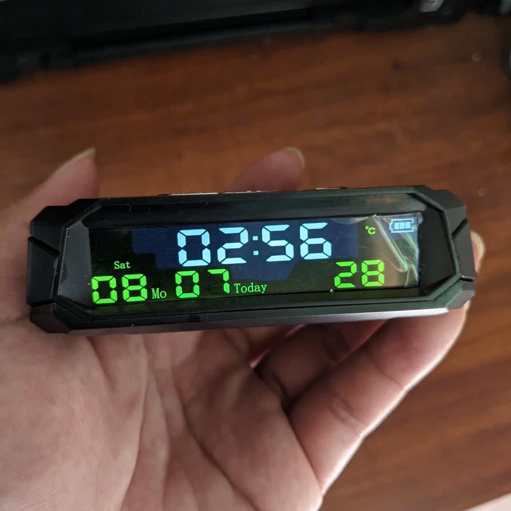 Đồng Hồ Ô Tô 3in1 Mẫu Mới: Báo Giờ, Ngày Tháng, Nhiệt Độ - Màn Hình LED Đa Năng Cực Tiện