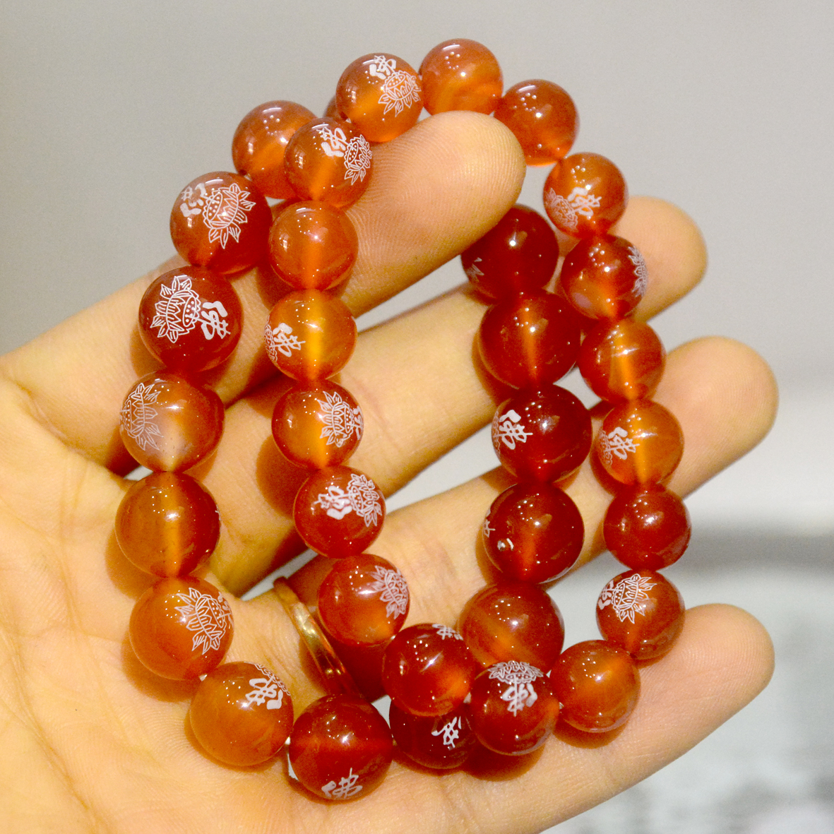 Vòng tay chuỗi đá mã não đỏ hoa sen trắng