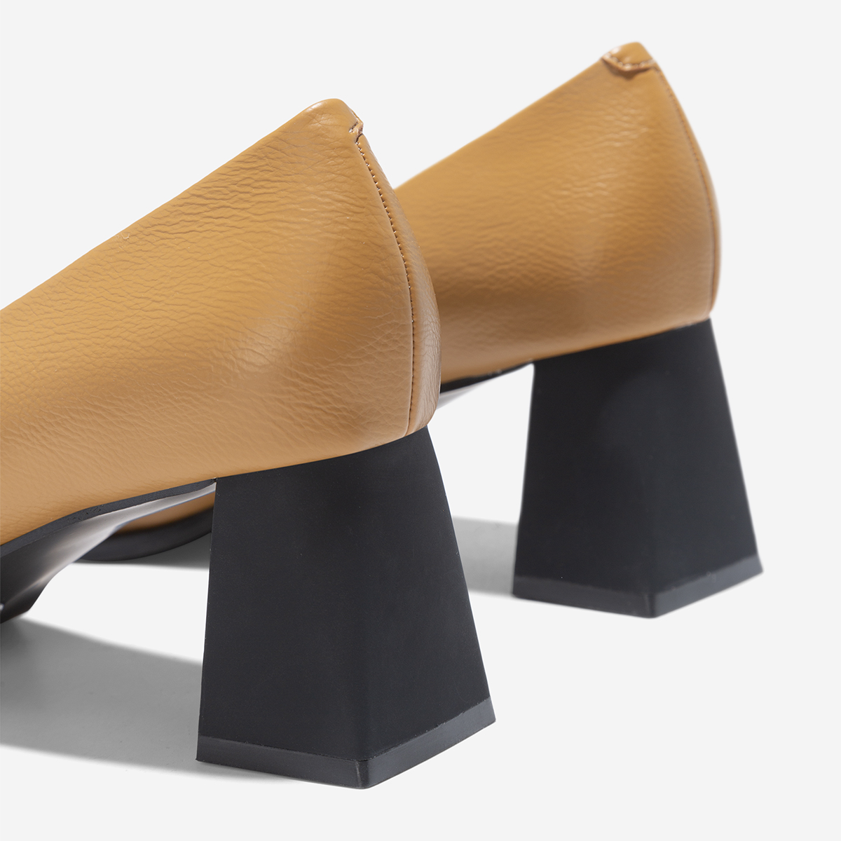 Giày Bít Mũi Vuông Block Heel - BMN 0656