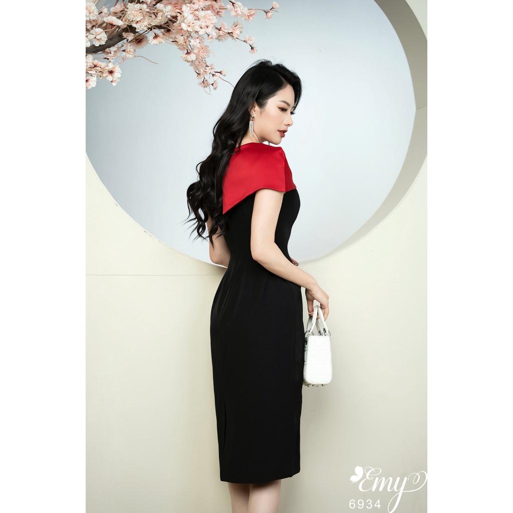 Đầm EMY EM6934 Body Phối Cổ V