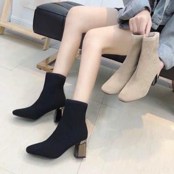 Boots Nữ, Giày Boot Nữ Cao Cổ Gót Vuông 6 Cm Chất Len Êm Hot Trend Cao Cấp Minhtushoes Hai Màu Đen-Kem Bảo Hành