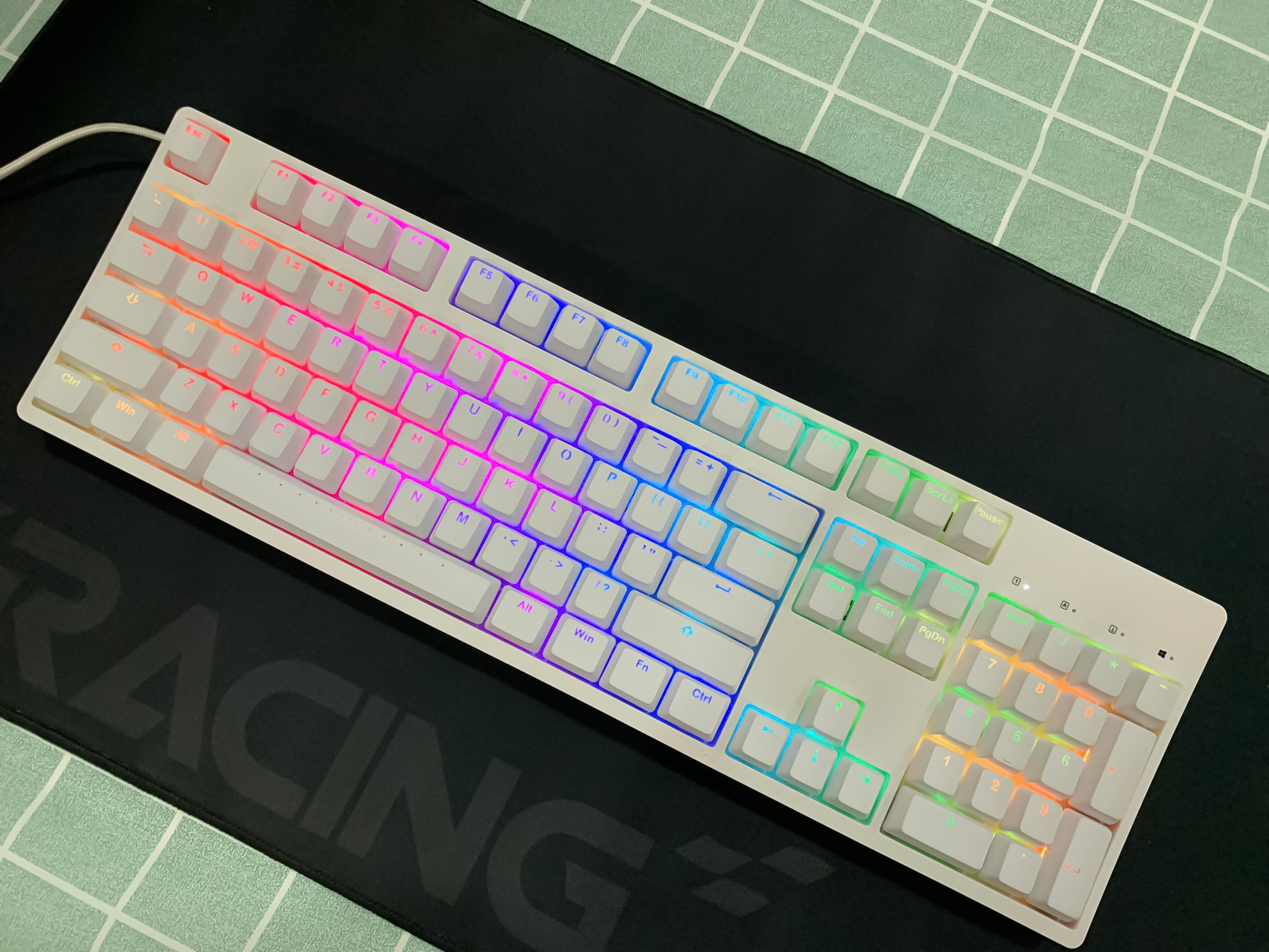 Bàn phím Ganss GS104C RGB - Hàng chính hãng