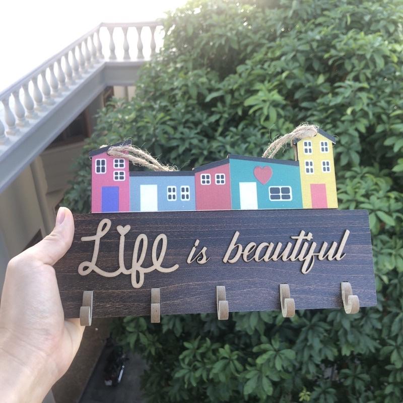Bảng gỗ decor bảng gỗ 3D có móc treo chìa khoá life is beautiful móc gỗ đi kèm trang trí và treo móc đồ tiện dụng