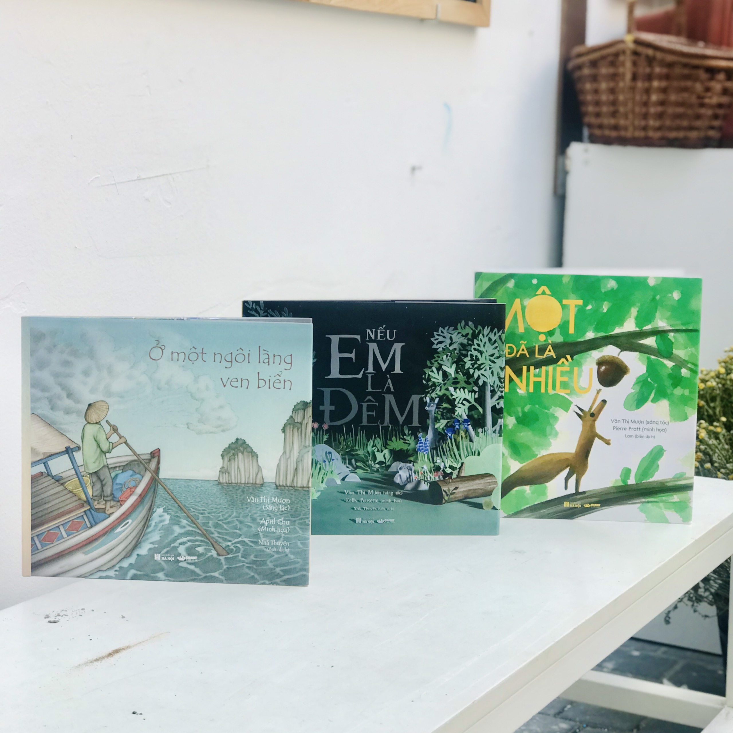 Ở một ngôi làng ven biển - Crabit Kidbooks - sách thiếu nhi dành cho trẻ từ 3 tuổi - tác giả Văn Thị Mượn