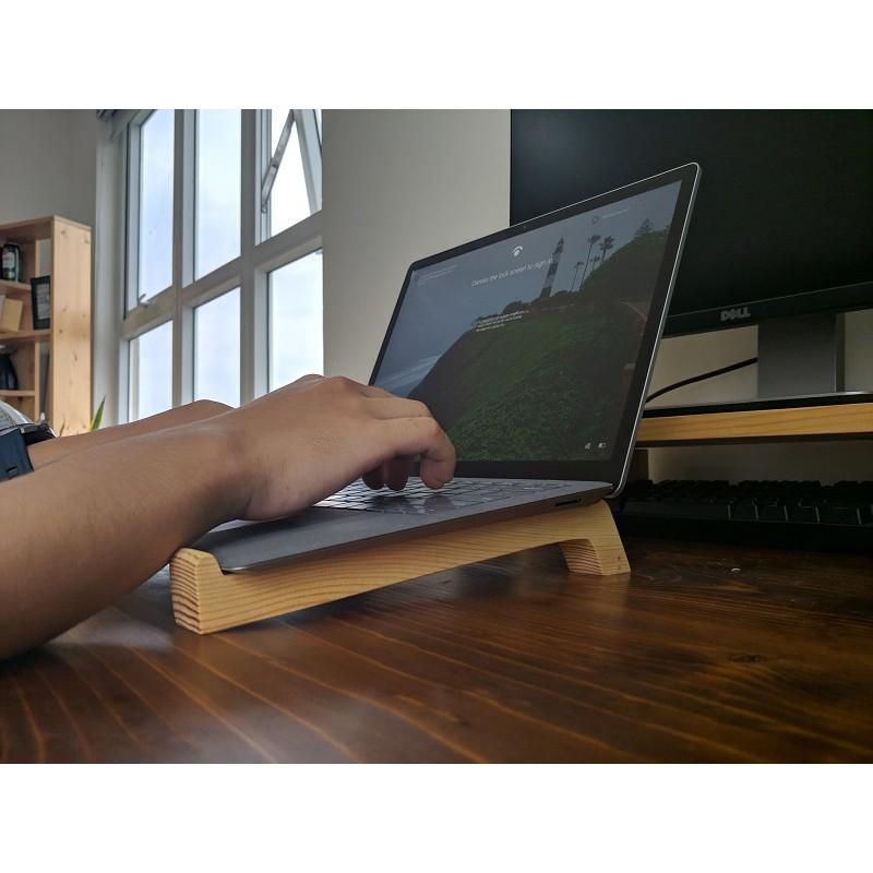 Giá đỡ Laptop gỗ , mẫu đơn giản và tản nhiệt. kệ đỡ gỗ Macbook đủ size