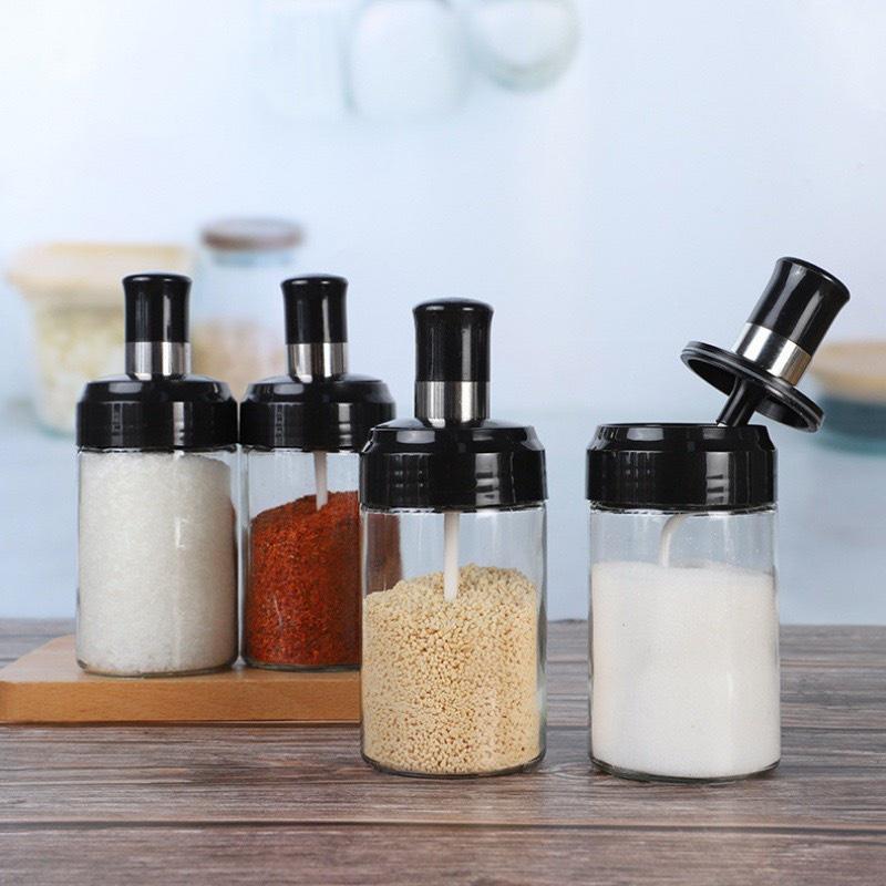 Lọ Đựng Gia Vị Bằng Thủy Tinh Kèm Muỗng Và Nắp Nhựa 250ml