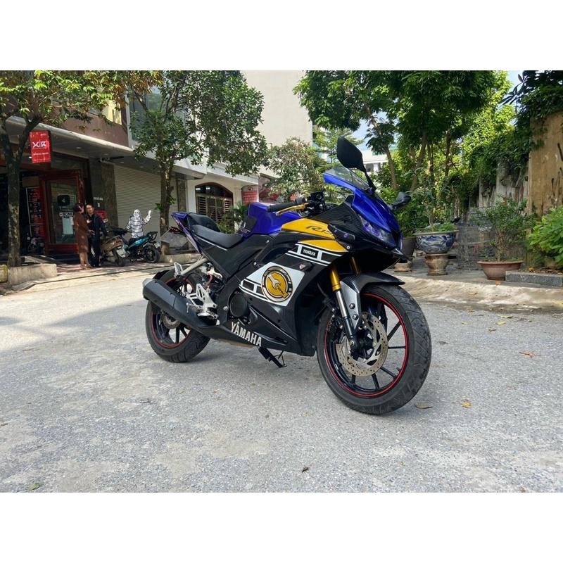 Mỏ cầy phong cách Motor GP lắp cho Yamaha R15 V3. Mỏ cầy tinh xảo, sơn đen, chất liệu Composit