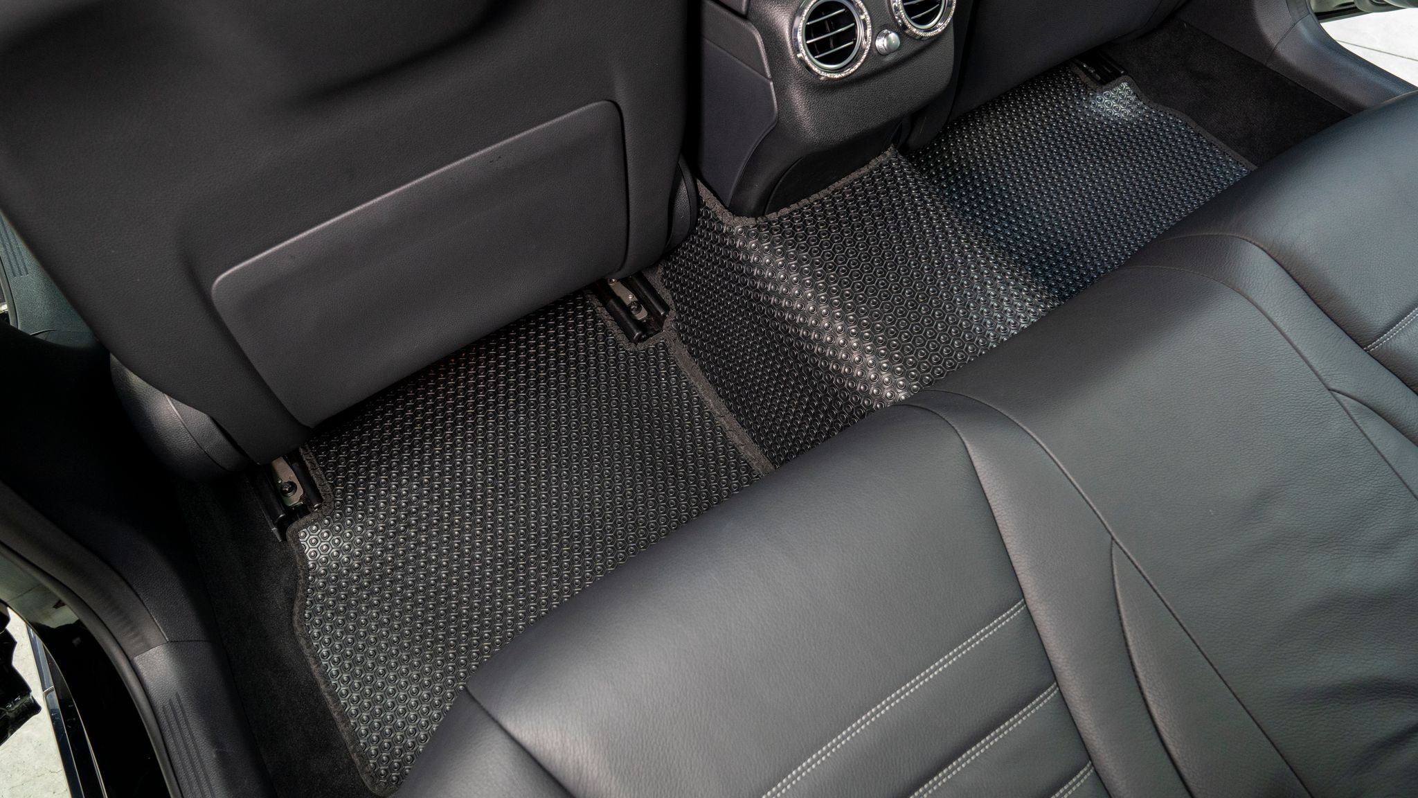 Thảm lót sàn ô tô KATA cho xe Mercedes C W205 - Khít với sàn xe, Chống trơn, Không mùi, Không ẩm mốc