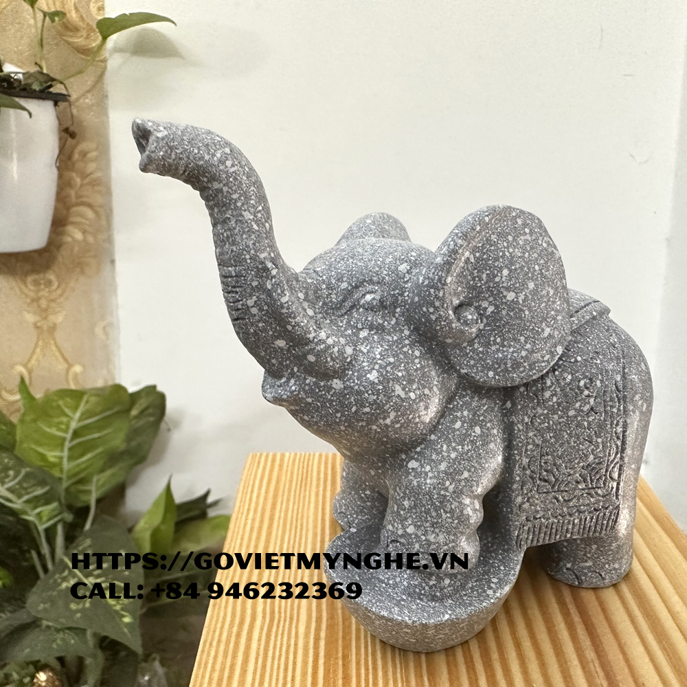 Tượng voi đá trang trí phong thủy dáng voi đạp thỏi vàng chiêu giữ tài lộc - Cao 11cm - Màu đá xám