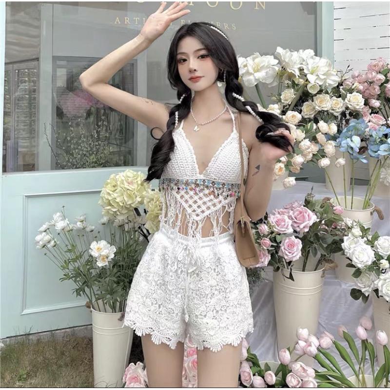 Áo bra len móc tam giác tua rua đính hạt cườm đi biển hot hit