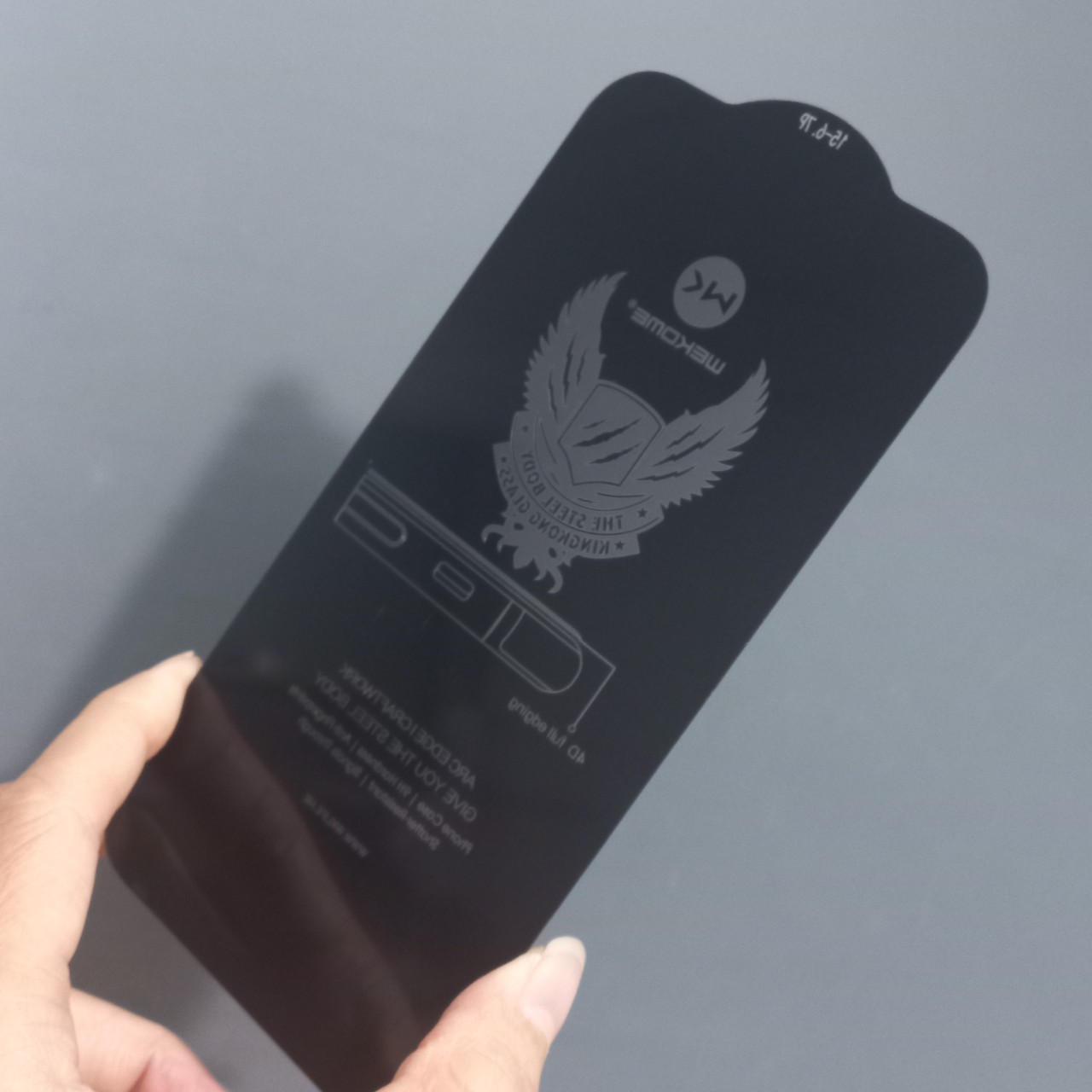 Kính cường lực chống nhìn trộm cho iPhone 15Pro 15 Pro Max Wekome Kingkong 4D _ hàng chính hãng