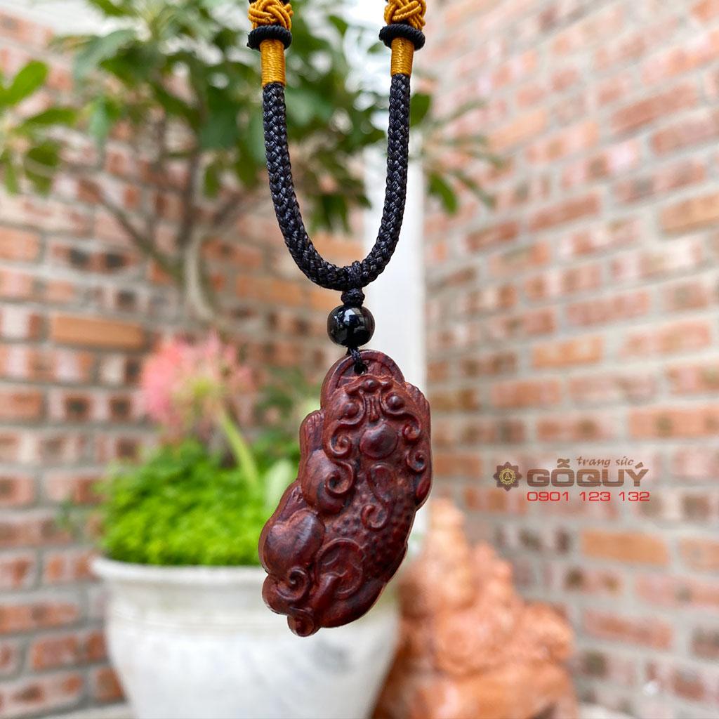Mặt dây chuyền Tỳ hưu gỗ trắc