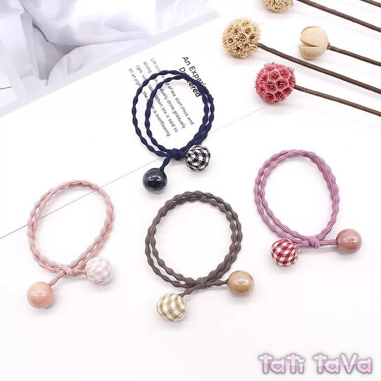 Cột tóc caro đơn giản dễ thương - Tatitava