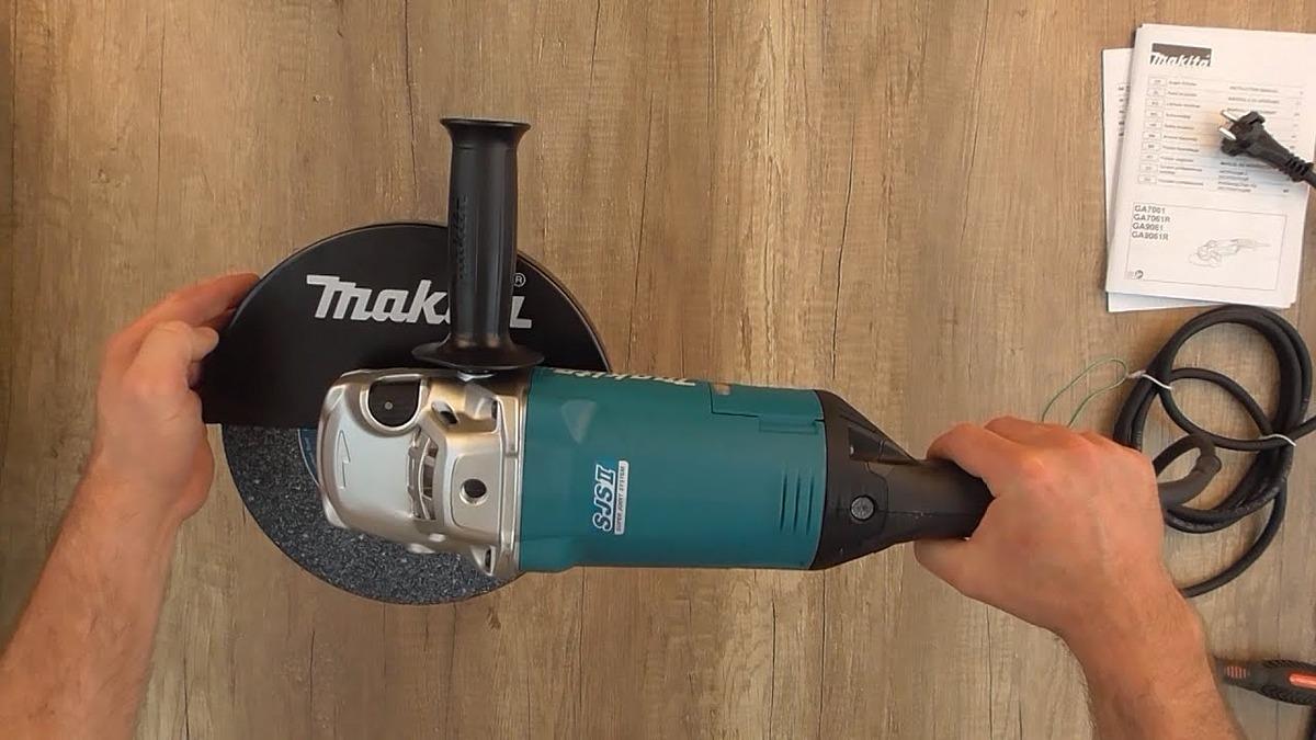 MÁY MÀI GÓC 230MM 2200W MAKITA GA9061R - HÀNG CHÍNH HÃNG
