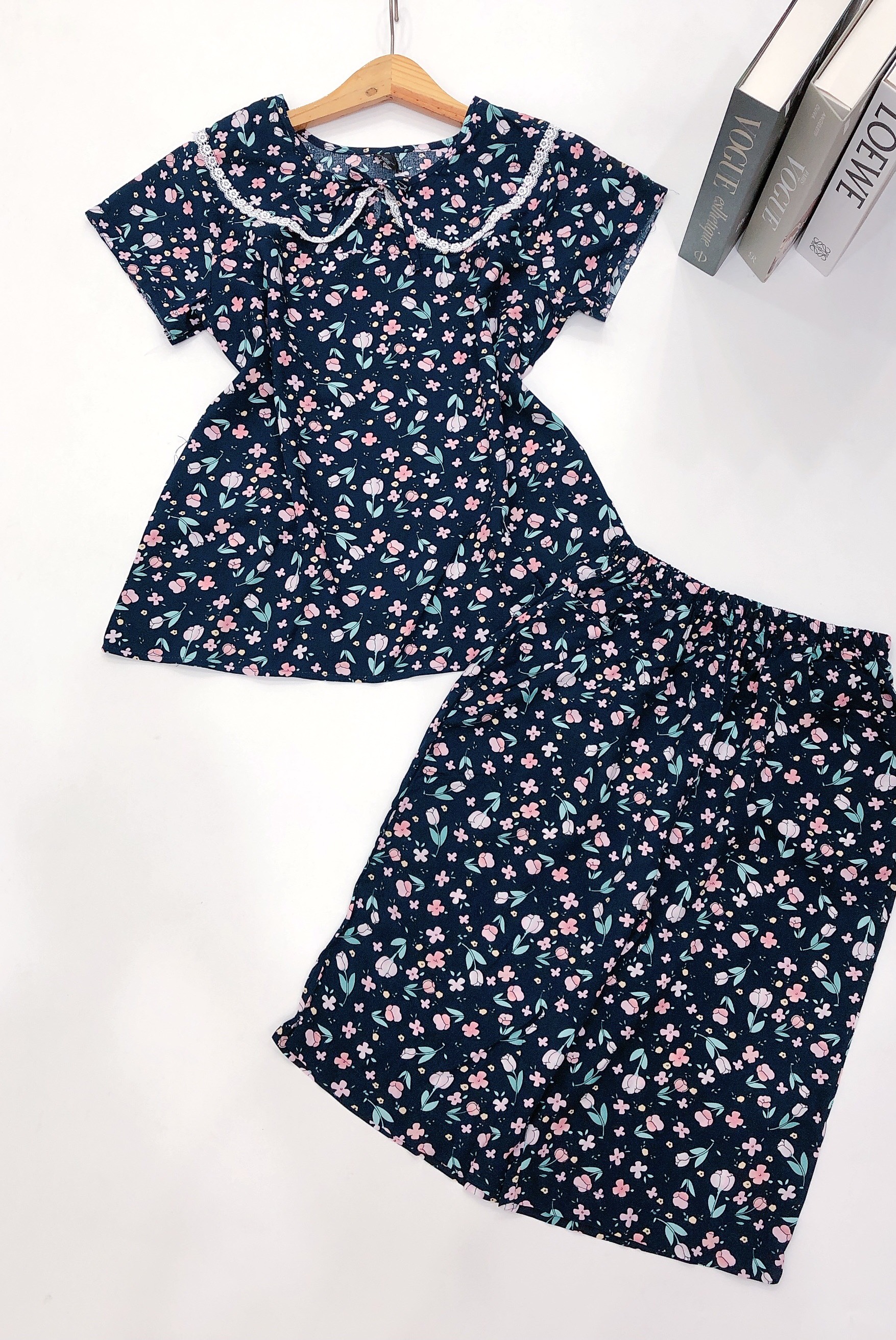 Đồ Bộ Mặc Nhà, Đồ Bộ Nữ Quần Lửng Tay Ngắn, Cổ Sen Tole  2 Da VNXK F21