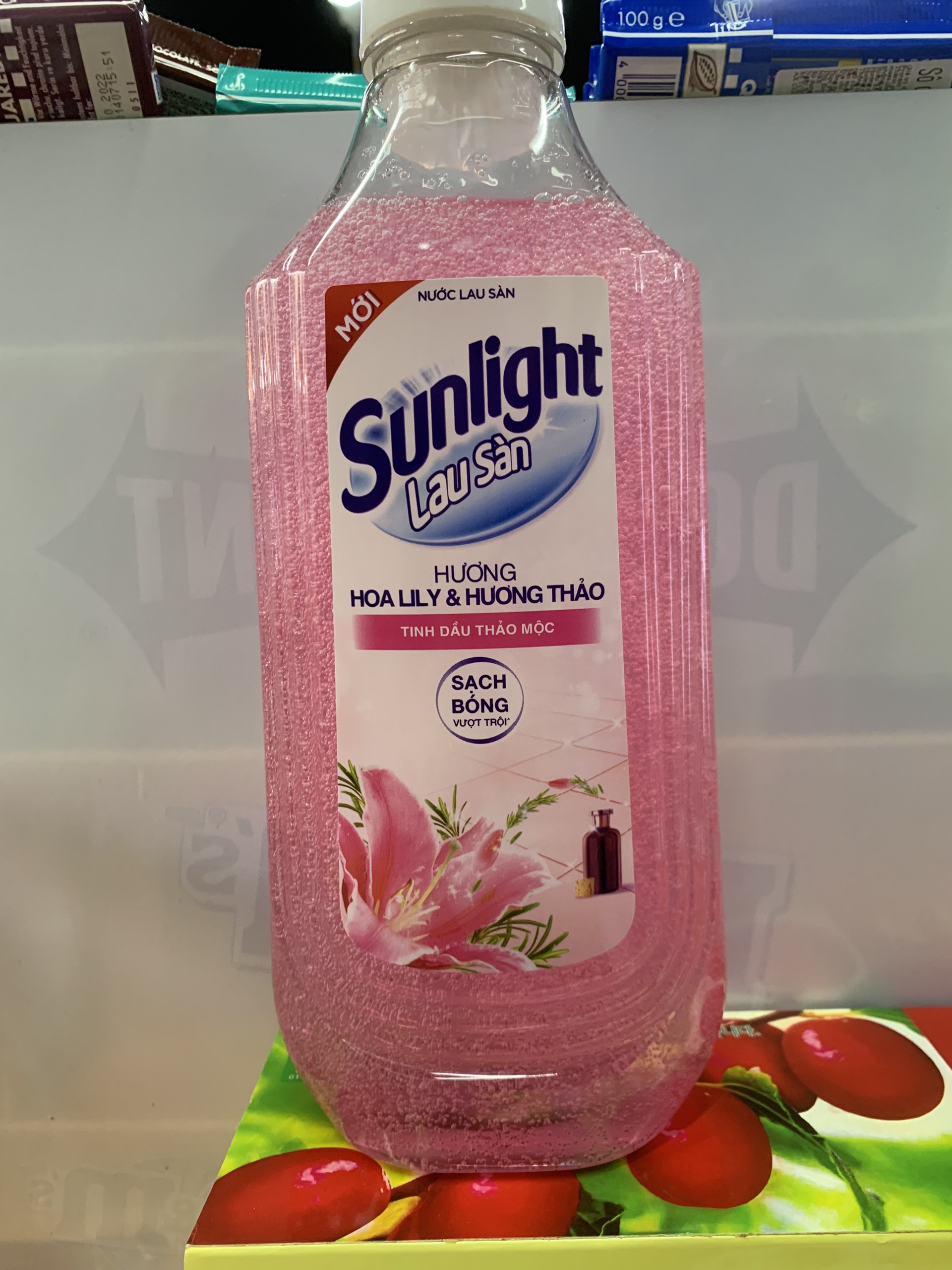 Nước lau sàn Sunlight hương hoa lyly và hương thảo 1kg