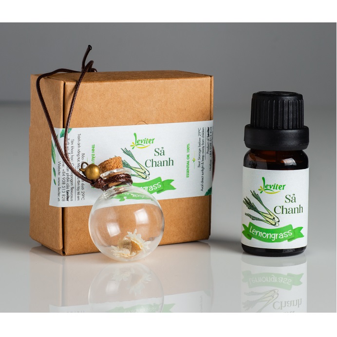 Combo Tinh Dầu Leviter Sả Chanh 10ml Và Lọ Thủy Tinh Treo Xe