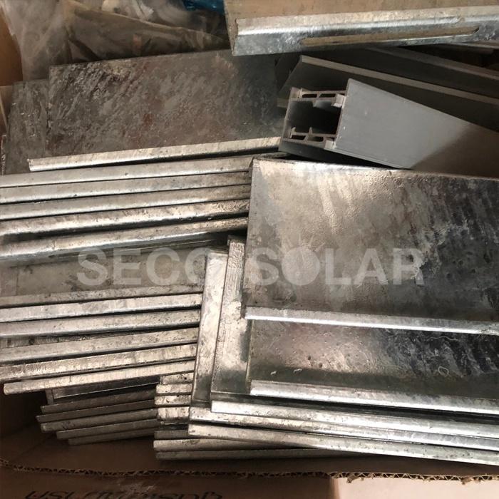 Bát Z mái tôn lắp pin năng lượng mặt trời mạ kẽm