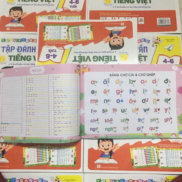 Sách - Tập đánh vần Tiếng Việt Tặng Kèm Thẻ Ghép Vần