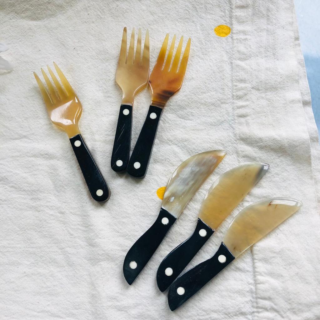 Dĩa & Dao Sừng Tự Nhiên 12cm, Dĩa Xiên Trái Cây, Cắt Bánh Ngọt, Trà Chiều, Chụp Ảnh Decor Xinh Xắn