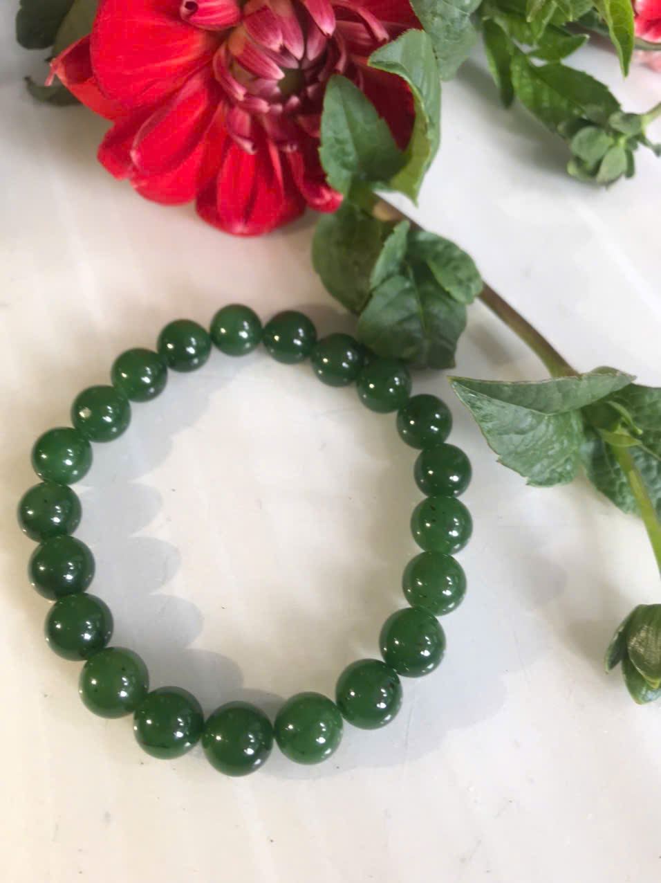 Vòng Đeo Tay chuỗi đá Ngọc Phật Xanh Ngọc bích bóng đẹp size hạt 9,5mm xinh lắm món quà tặng Mẹ , tặng vợ , tặng người thân ý nghĩa ạ