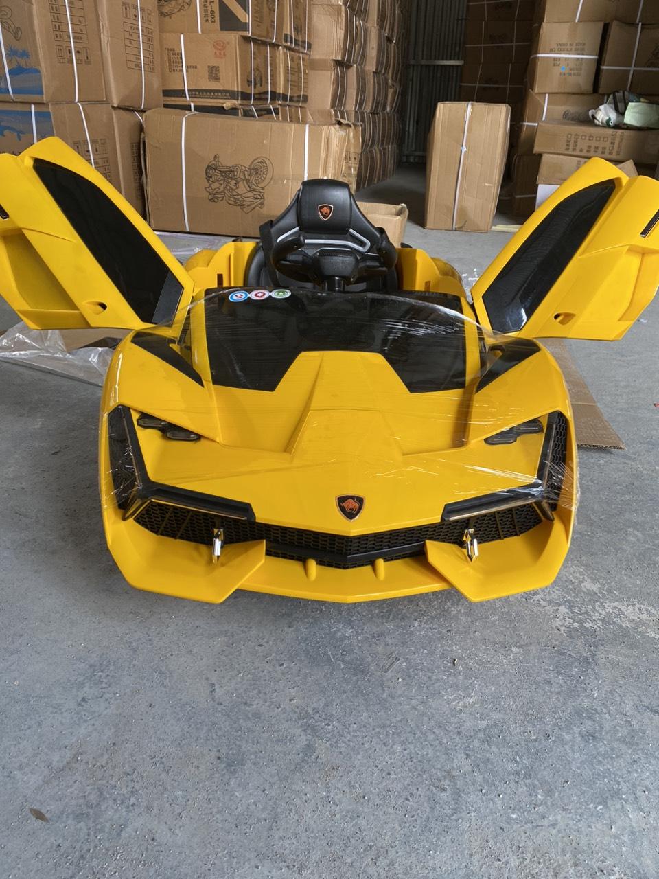 Siêu xe Lambo cánh dựng điều khiển từ xa cho bé Mã Nel 603