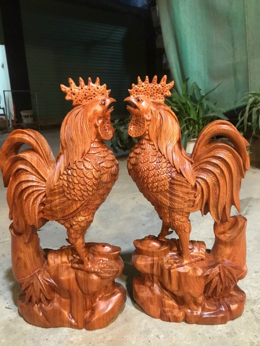 Tượng con gà trống ,trang trí phong thủy hút tài lộc bằng gỗ hương đá kt cao 50×24×14cm