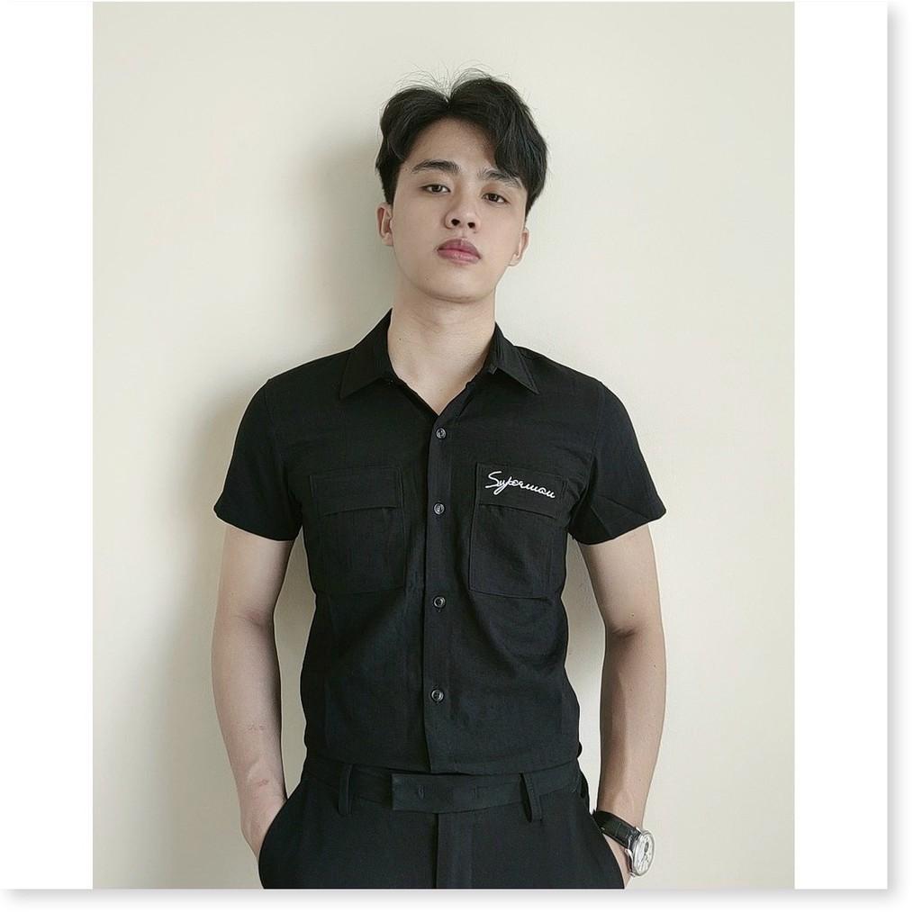 ÁO SƠ MI ĐŨI TAY NGẮN,THIẾT KẾ HỌA TIẾT TRƠN NHƯNG KHÔNG KÉM PHẦN SANG TRỌNG,ĐẶC BIỆT LÀ CHẤT LIỆU VÃI THOÁNG MÁT VÀ MỊM