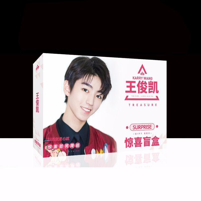 Hộp quà ( Surprise ) VƯƠNG TUẤN KHẢI TFBOYS A5 có poster postcard bookmark