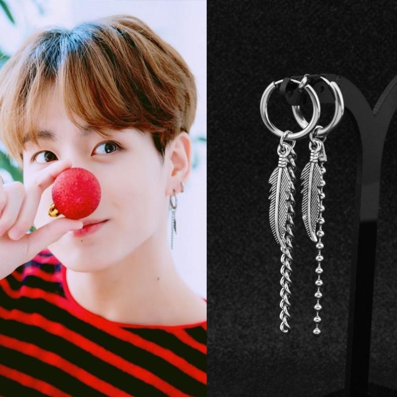Khuyên tai Jungkook chiếc lá