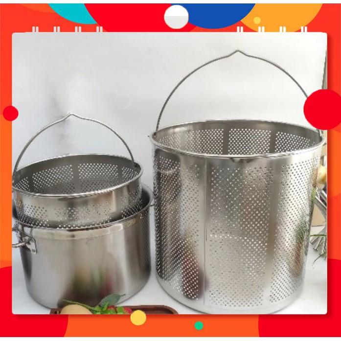 Lồng trụng xương, thịt nấu nước lèo