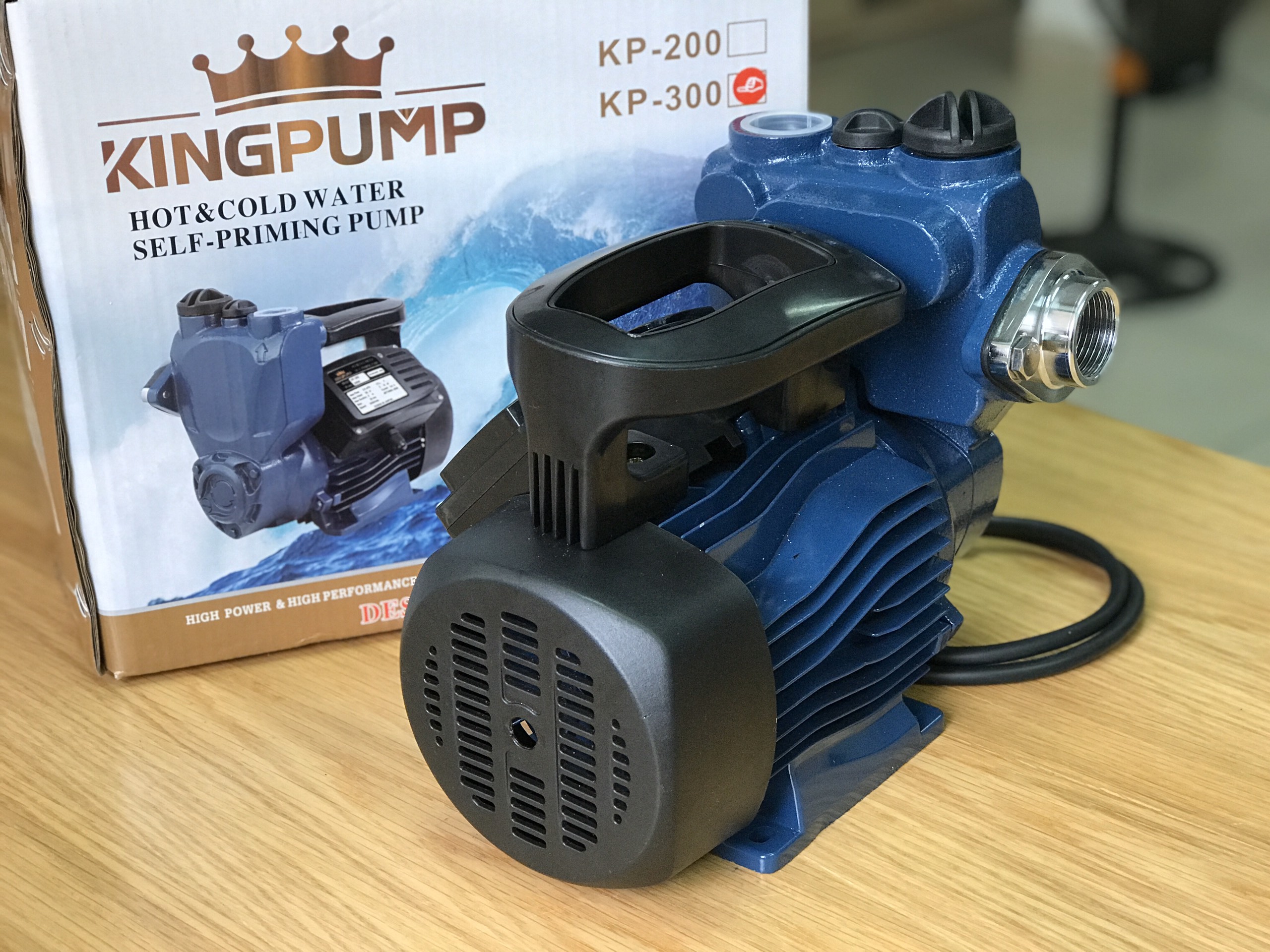 Máy bơm nước tăng áp tự mồi 300W KINGPUMP KP-300- Hàng chính hãng