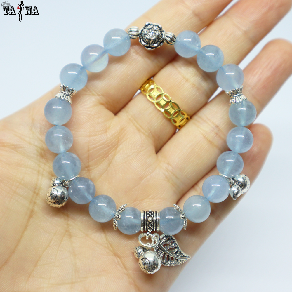 Vòng đá Aquamarine 8mm 5A charm bạc 925 cao cấp