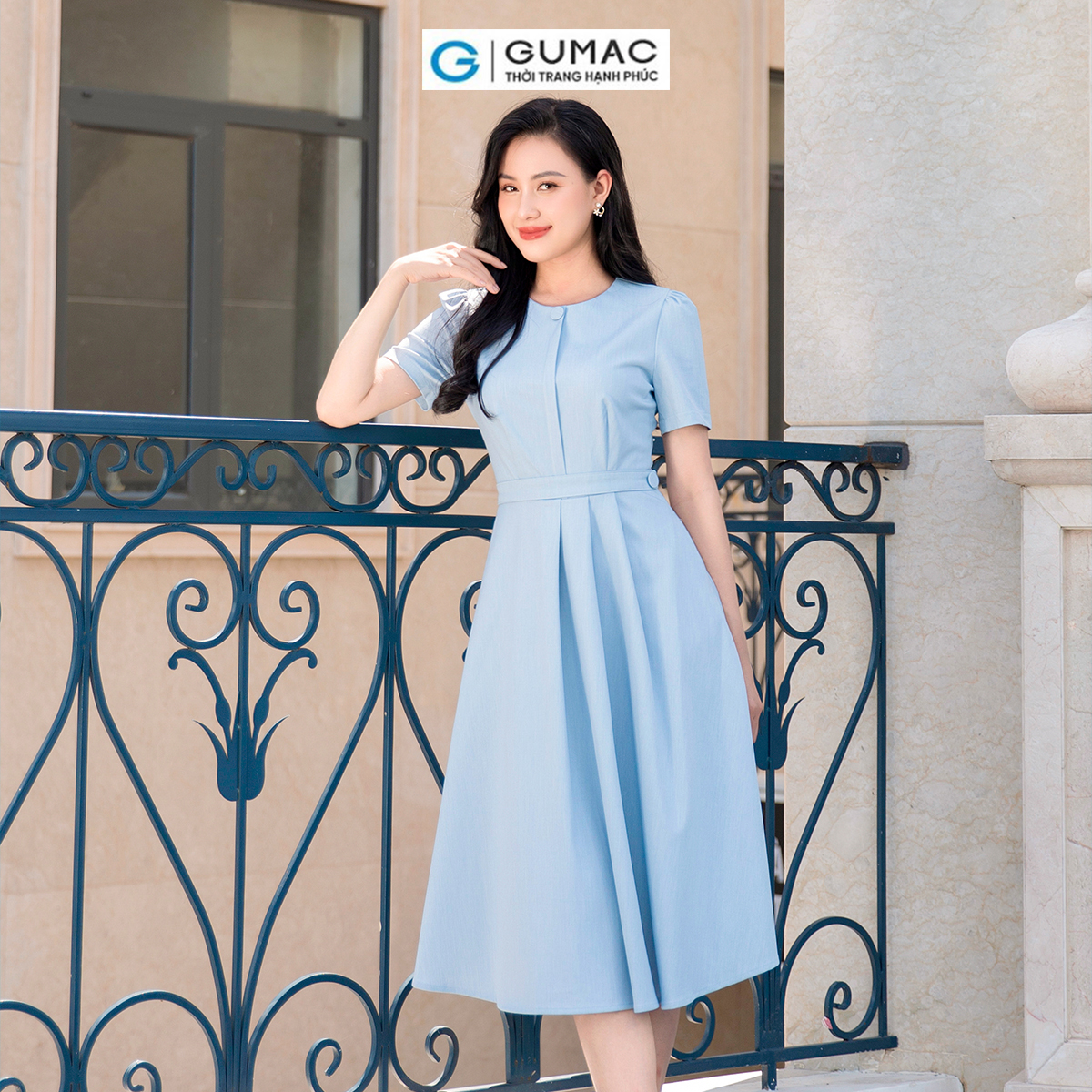 Đầm dáng A xòe tùng váy xếp ly phối nút eo tay ngắn phồng GUMAC DD09037