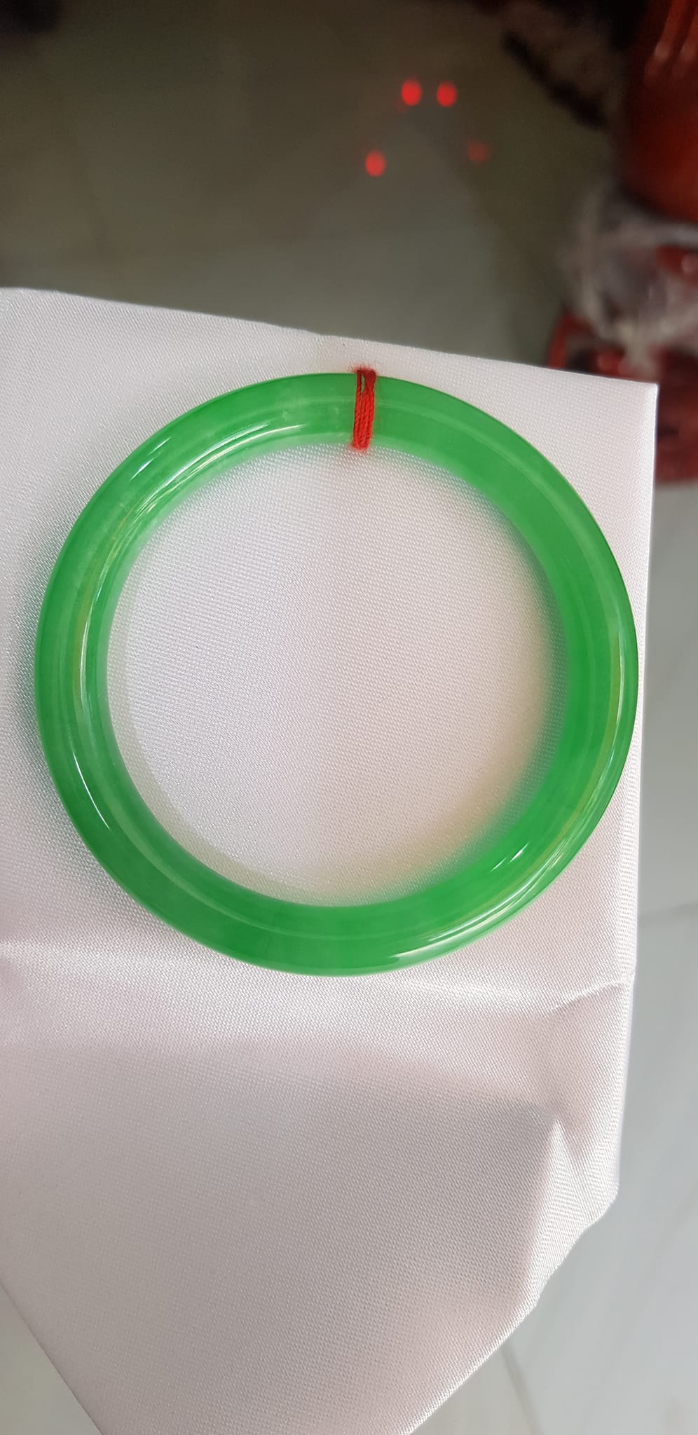 Vòng tay nữ đá cẩm thạch Ngọc Đẹp Lý A 54mm x cọng 8mm Màu Xanh lý tươi sáng bóng đều cả vòng đẹp Nữ 53kg - 60kg đeo mệnh Mộc mệnh Hỏa mệnh Thủy ạ