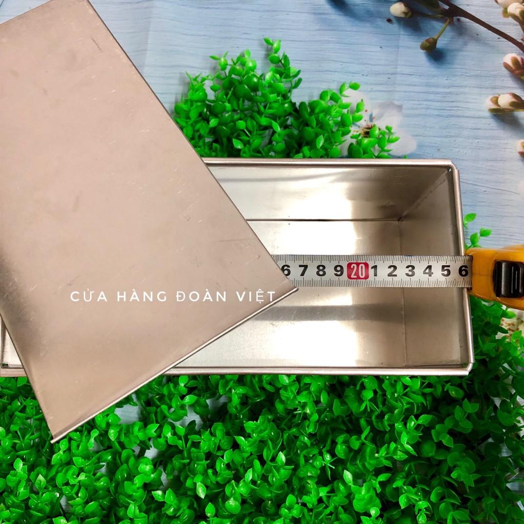 Khuôn Bánh Mì Gối, Bánh Mì Sandwich, Hoa Cúc với kt 11*11*25cm. Khuôn nhôm chữ nhật được gò thủ công. Dụng cụ làm bánh gia dụng nhà bếp phục vụ chuyên nghiệp