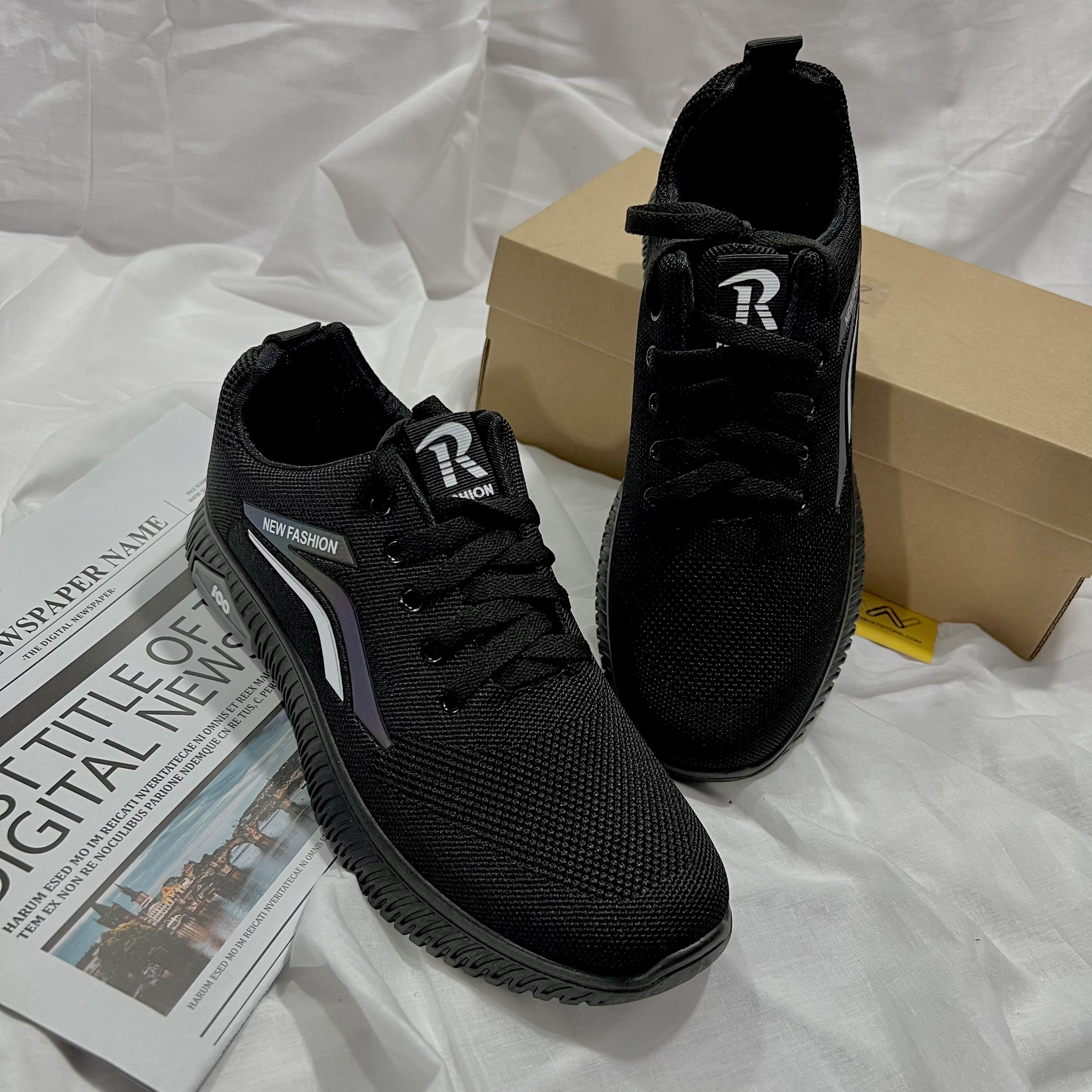 Giày Thể Thao Nam Màu Đen Thui Viền Cao Duy Nhật Store Sang Bonsai Uzzang Đẹp Độn 2cm Êm Sneaker Bata Trendy Đơn Giản