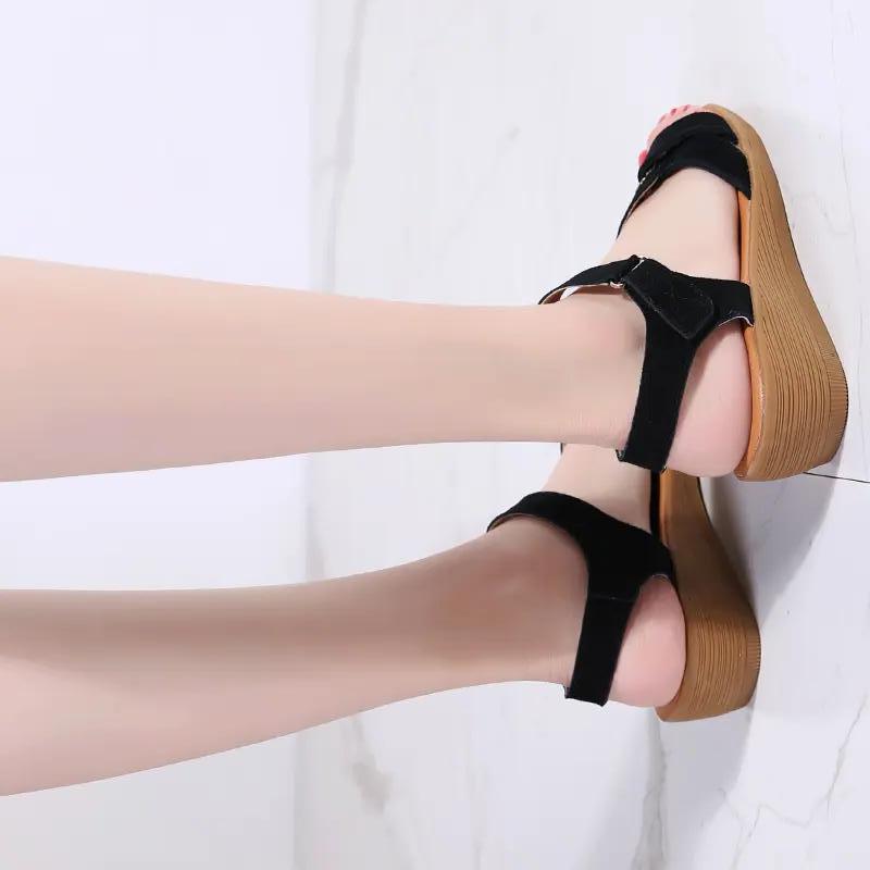 Giao hàng nhanh giày nữ giày chạy bộ mới nhất cung cấp giày cổ tích giày nhỏ màu trắng trong kho