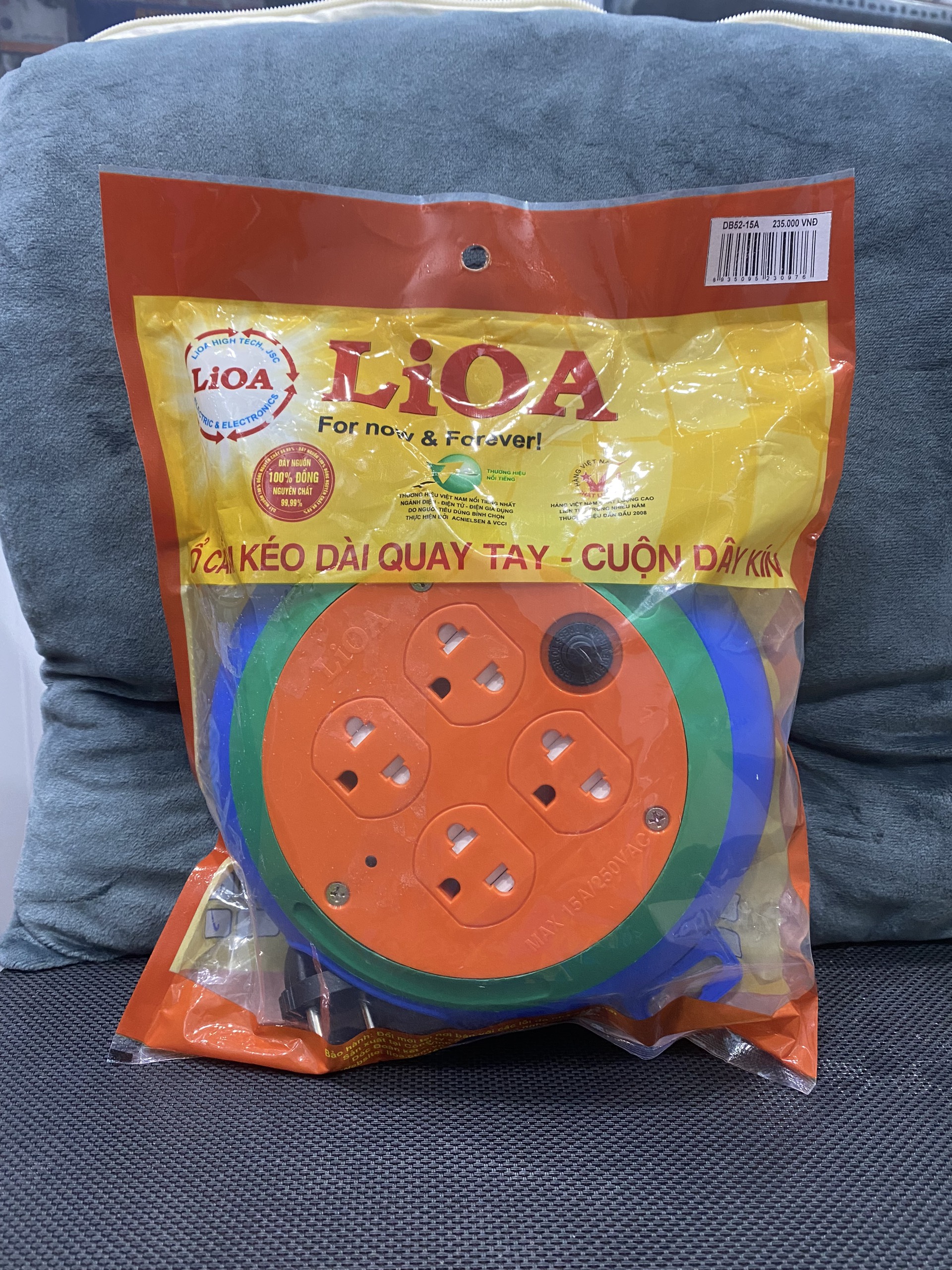 ổ cắm điện LiOA kiểu đĩa bay 3 ổ cắm (DB52-10A DB10-2-10A)