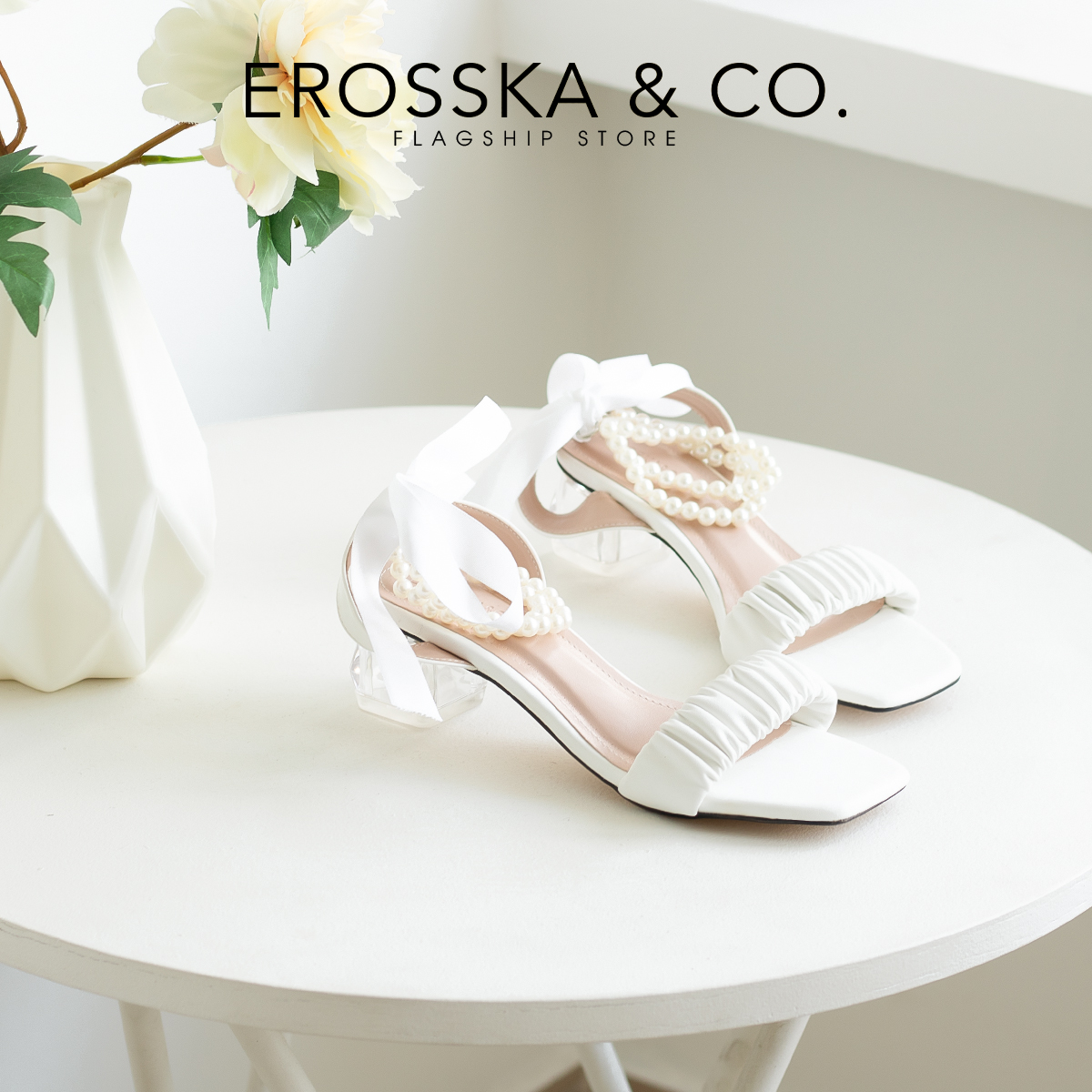 Erosska - Giày sandal cao gót đi học ngọc trai phối dây nơ quai nhún cao 4cm - EB049