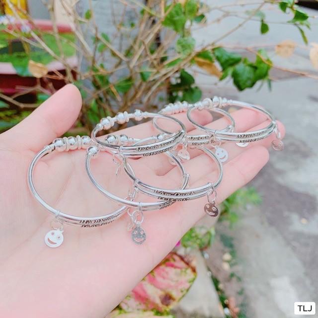 Vòng bi đeo tay và chân cho bé yêu