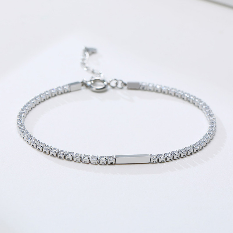 Lắc Tay Đính Đá Zircon Titan Ko Đen TT 4224