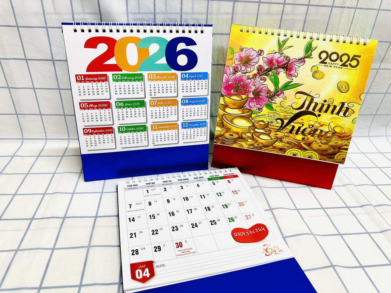 Lịch Để Bàn 2025 Dạng Đứng (17*19cm) Và Ngang (12*25cm) Nhiều Mẫu Đẹp Ý Nghĩa ,Bìa Ép Kim Điển Hình Cao Cấp, Sang Trọng, Tiện Dụng Giấy Dày 200gsm-Mẫu Thịnh Vượ