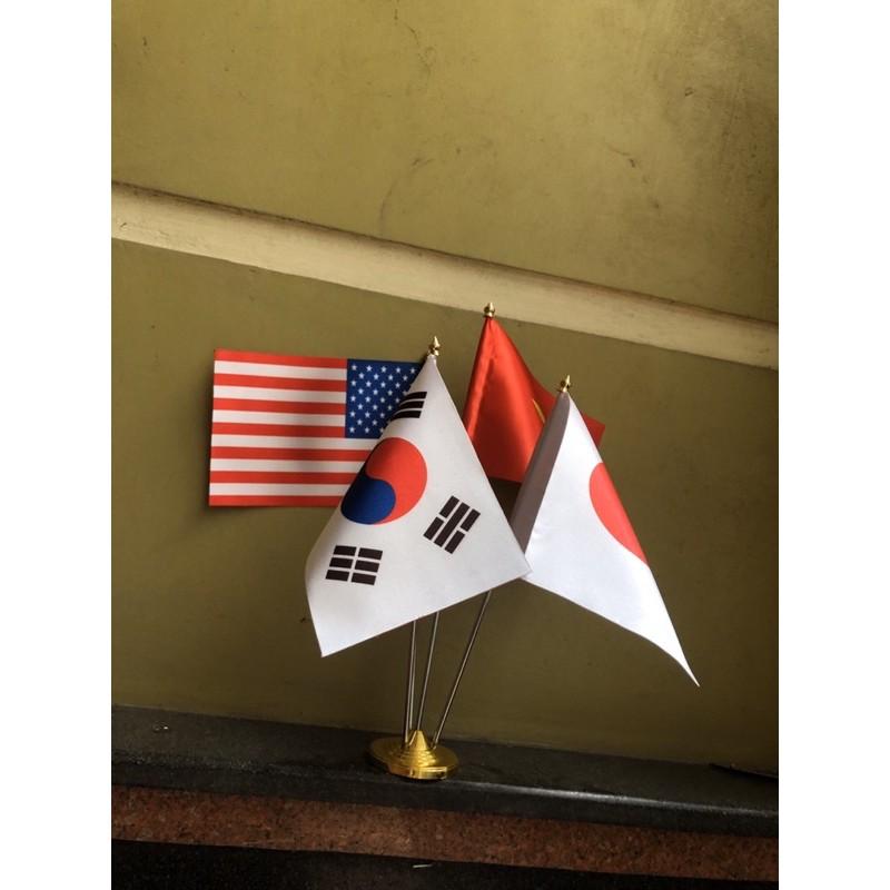 Cờ để bàn đế cắm 4