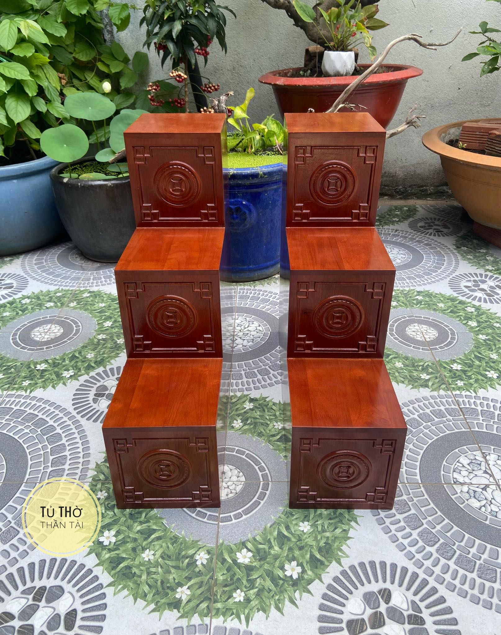 Bục tam cấp bàn thờ thần tài mẫu Đồng Xu