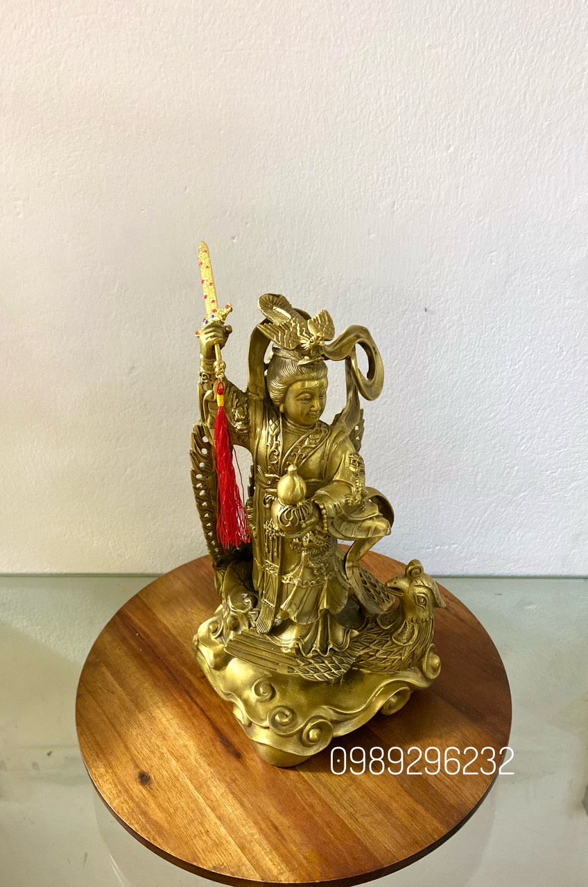 Tôn tượng Cửu Thiên Huyền Nữ bằng đồng vàng