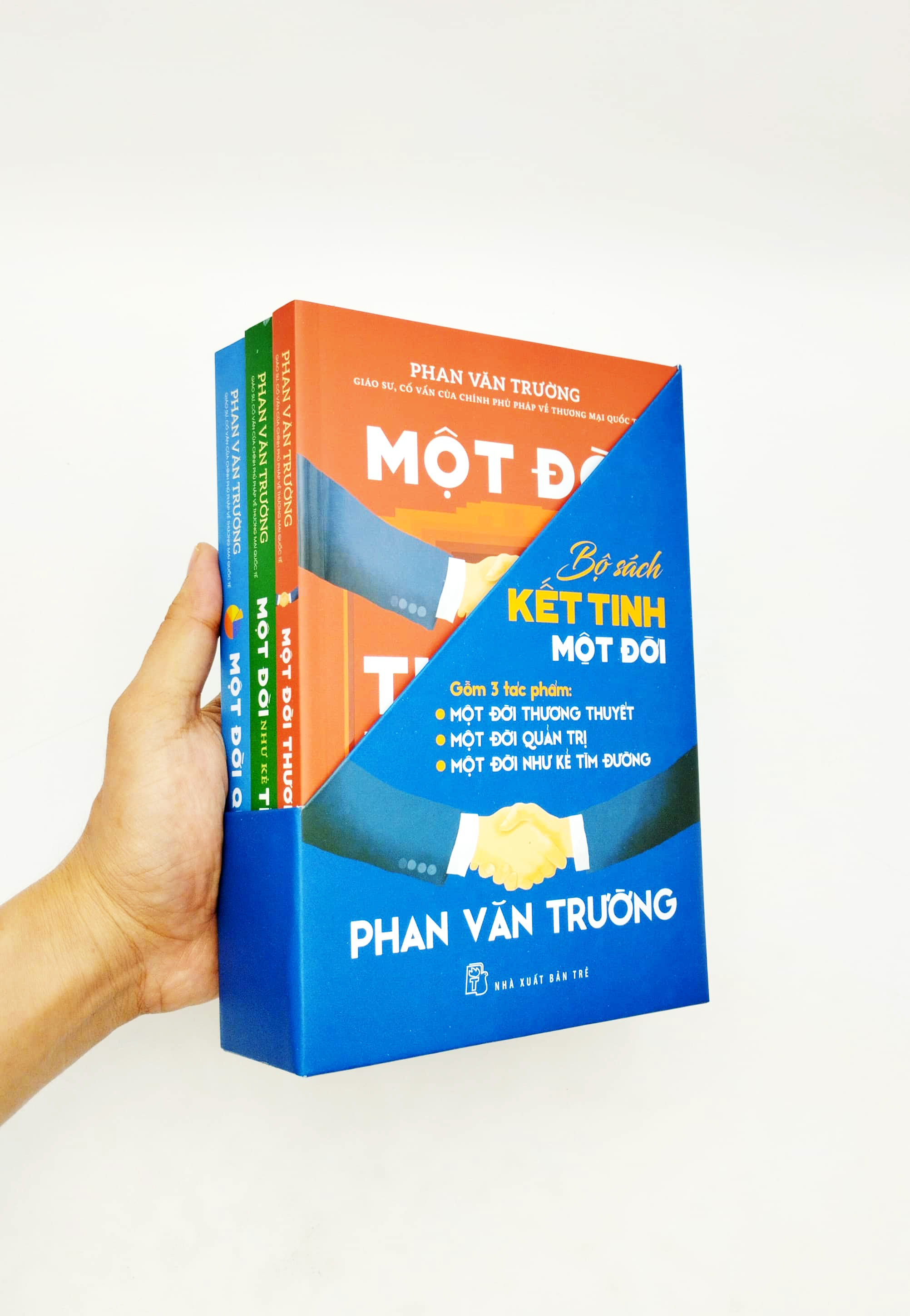 (Bộ 3 Cuốn) BỘ SÁCH KẾT TINH MỘT ĐỜI (gồm: Một đời thương thuyết, Một đời quản trị, Một đời như kẻ tìm đường) - GS. Phan Văn Trường - Bộ Hộp - (bìa mềm)