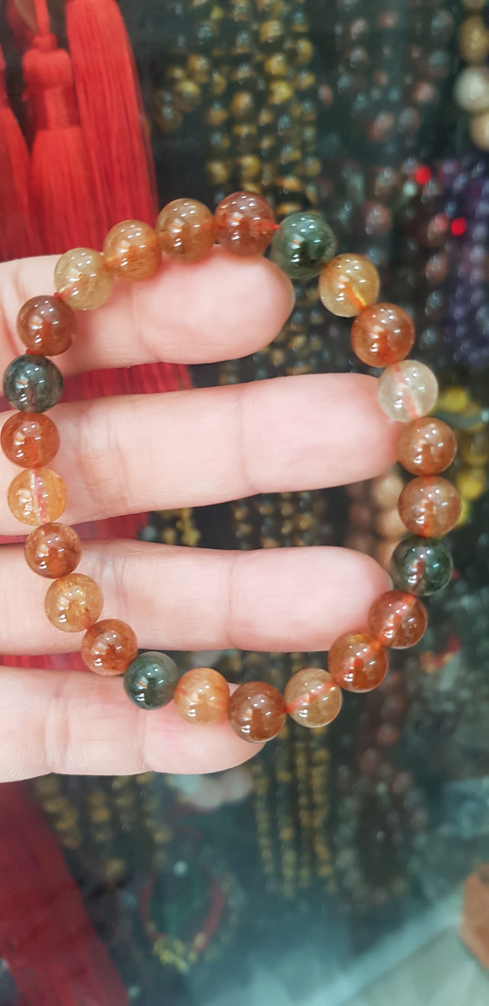 Vòng tay phong thuỷ may mắn đá thạch anh tóc tam tài màu bóng đẹp lắm size hạt vòng 8mm đá tự nhiên đeo tốt sức khoẻ, may mắn, tốt cho công việc đeo lên tay bóng đẹp màu rất xinh đẹp ạ