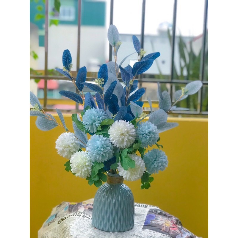 Set hoa kèm bình trang trí lạ mắt