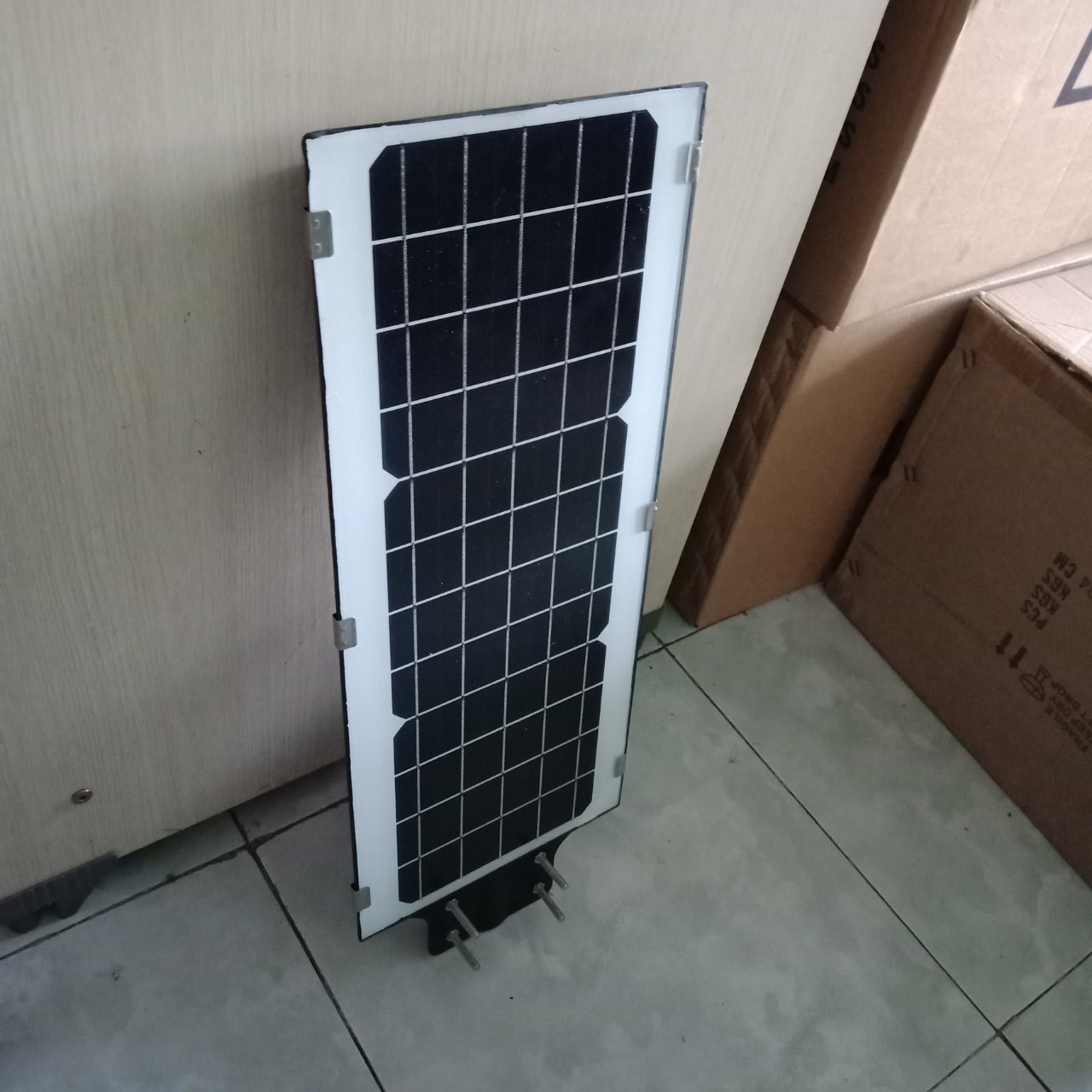 Đèn led Năng lượng mặt trời liền thể 90W để ngoài trời